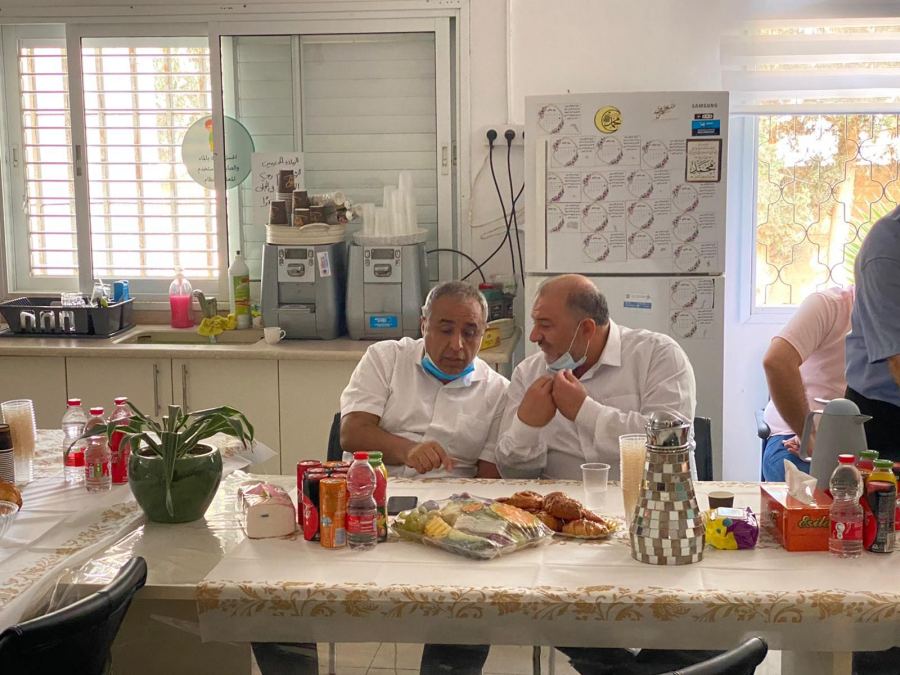 منصور عباس يزور جلجولية والطيرة بهدف التطوير الاقتصادي